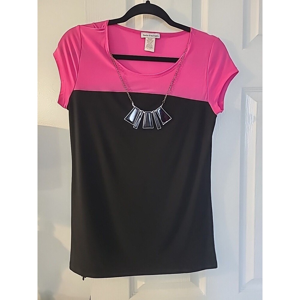 Short Sleeve Shirt Made By Bleeker & McDougal Size S Pink And Black